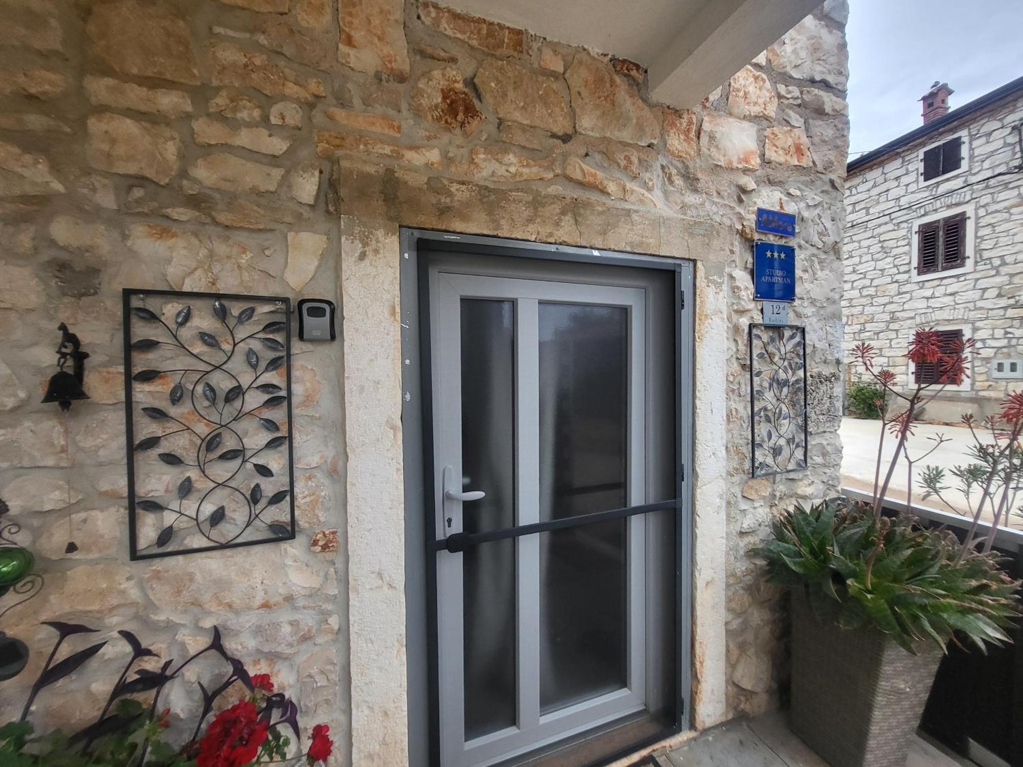Villa Amore Radini Istrian Romantic Studio With Private Parking And Terrace 布罗托尼贾 外观 照片